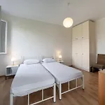 The White House In Mesoggi Apartment *