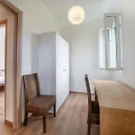 The White House In Mesoggi Apartment