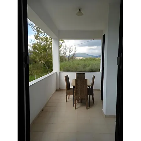 The White House In Mesoggi Vragkaniotika