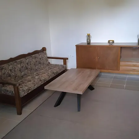 The White House In Mesoggi Апартаменты